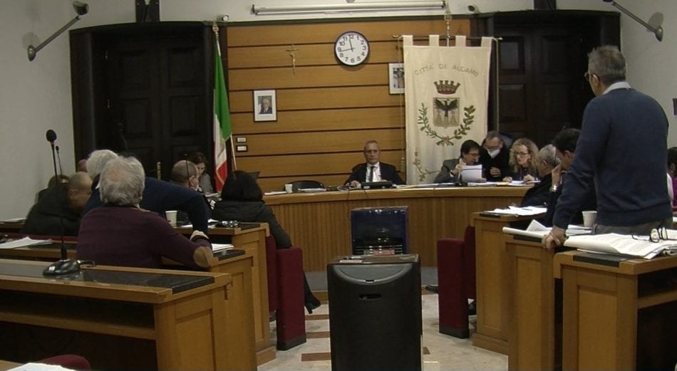 Approvato bilancio comunale, non c'è più opposizione. Due soli contrari