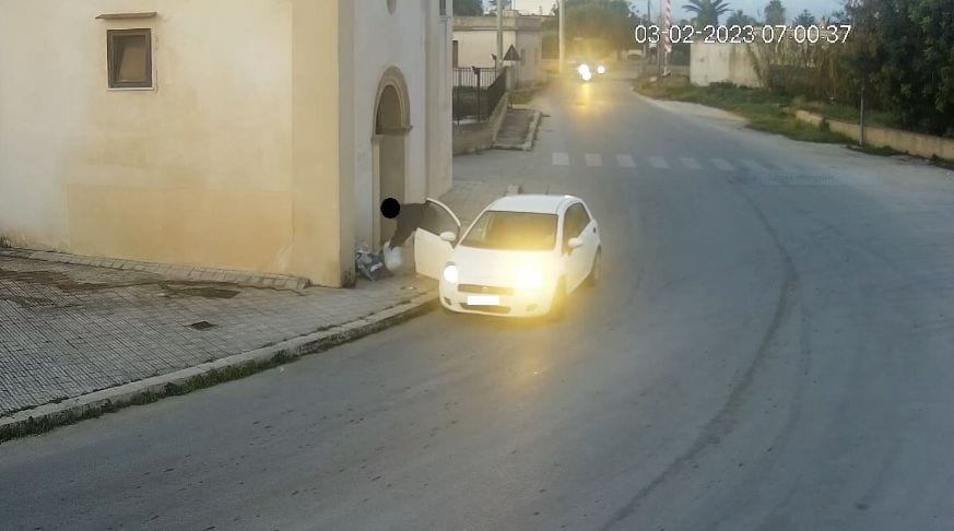 Abbandono dei rifiuti a Marsala, telecamere ambientali attive. Sanzioni per 400 euro