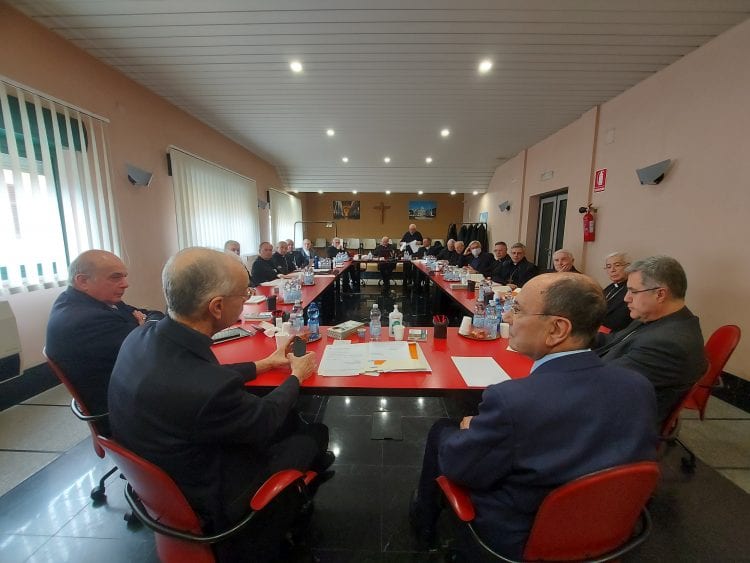 Confronto e dialogo con la Regione, vescovi siciliani incontrano Schifani (VIDEO)