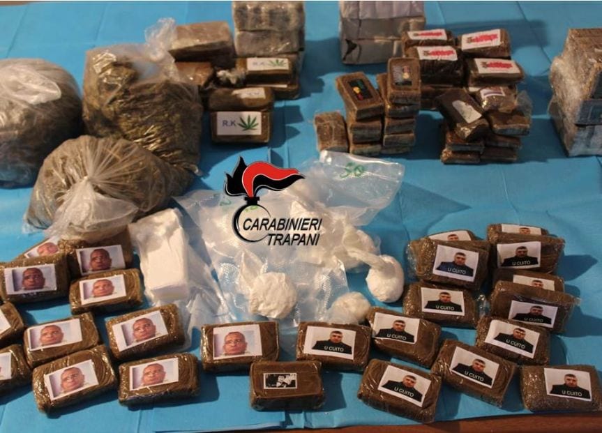Spaccio di droga marchiata con le foto dei boss, arrestato 28enne di Marsala