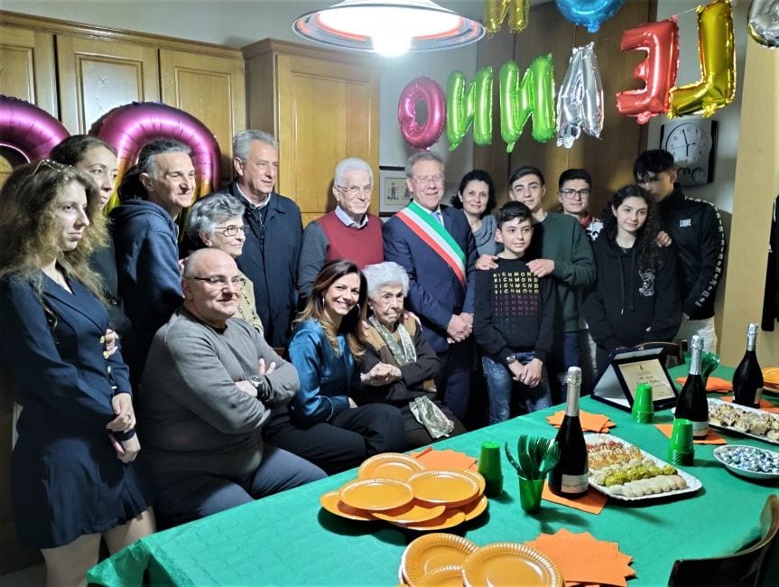 Nonna Vincenza compie 100 anni, festeggiamenti a Marsala