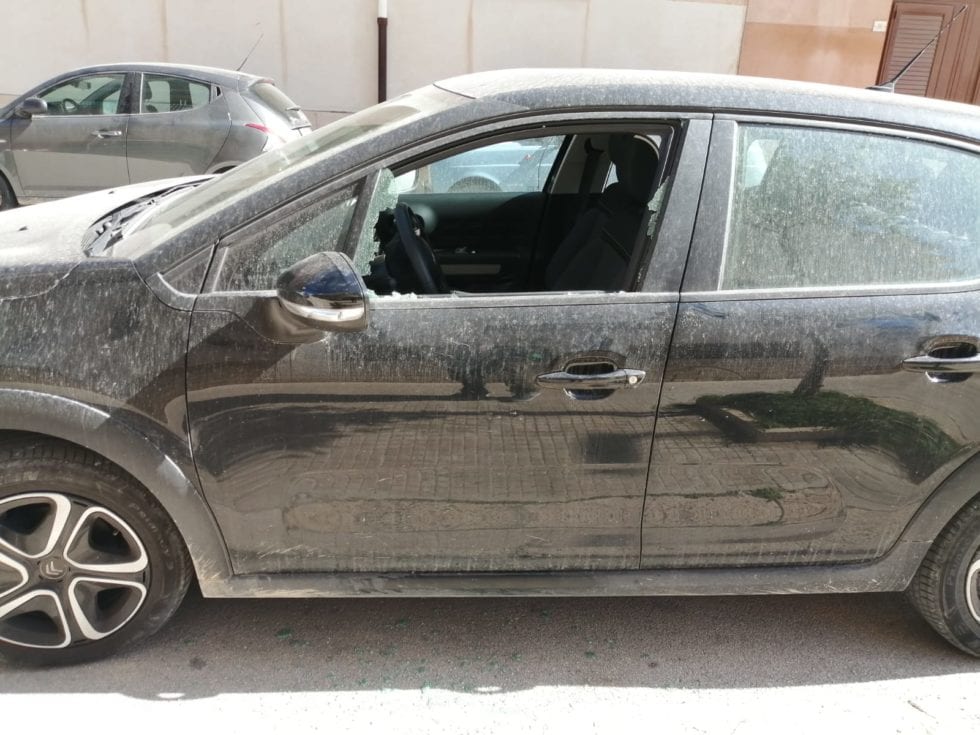 Vandali a Marsala, rotto finestrino di un'auto. Stessa via delle vetture bruciate