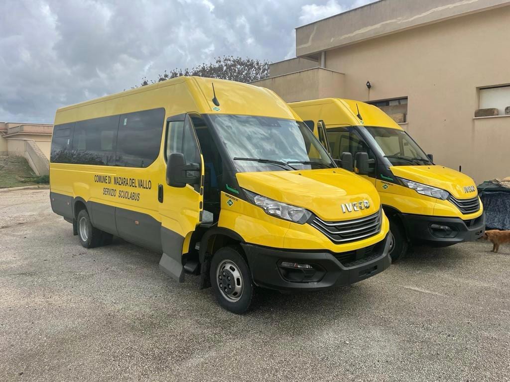 Nuovi scuolabus al comune di Mazara, già consegnati due. Il terzo, in arrivo il 17 aprile