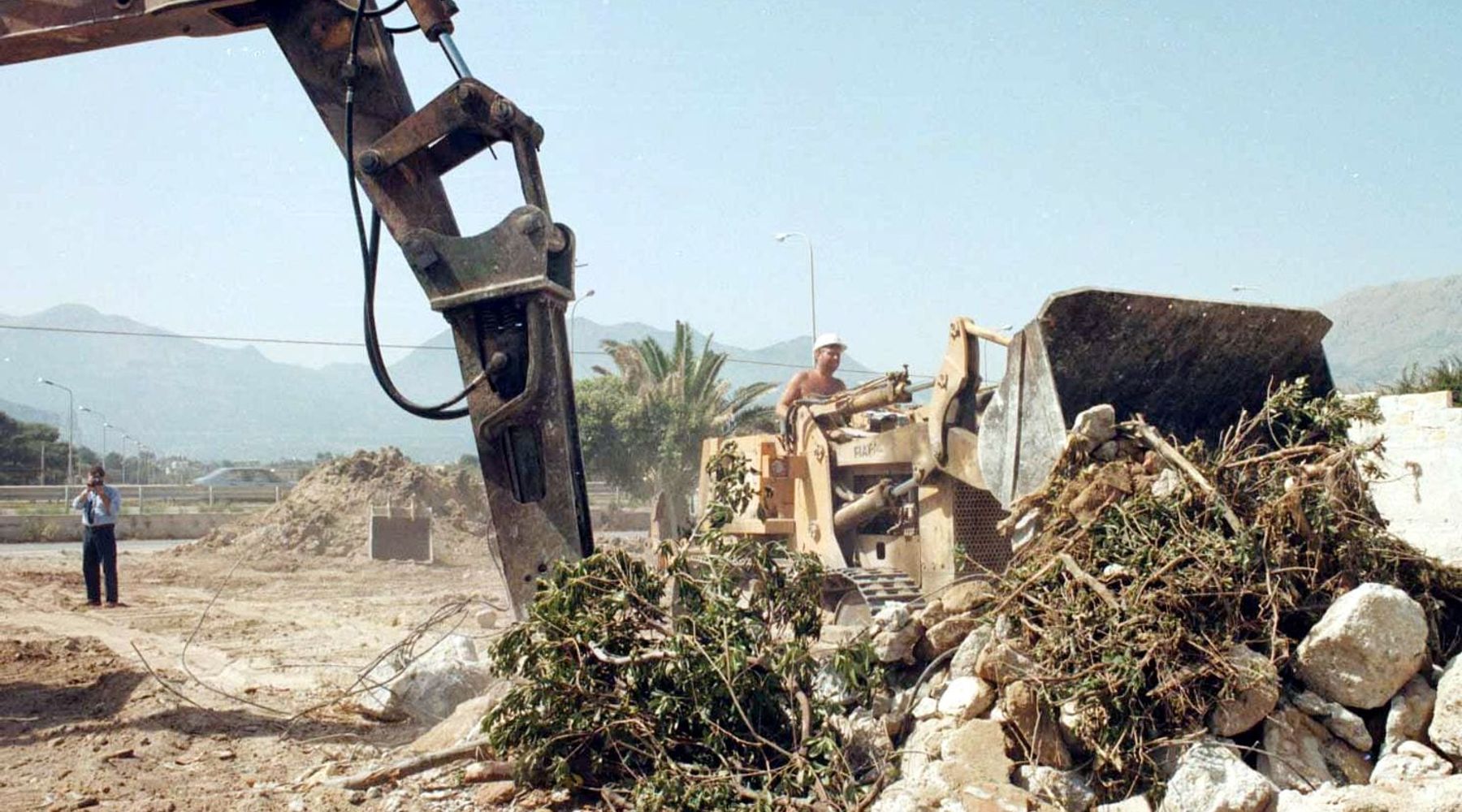 Abusivismo a Carini, altri 25 immobili abbattuti e acquisiti al patrimonio comunale
