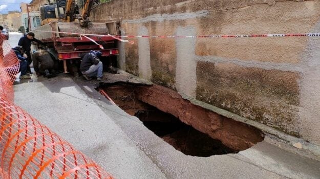 Voragine a Mazara, pronti i lavori di messa in sicurezza di via delle Latomie