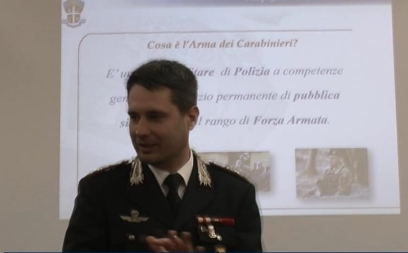 Legalità e uso di droghe tra i giovani, capitano De Vito incontra alunni della 'Bagolino'