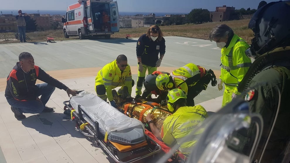Rovinosa caduta a Favignana sulla scogliera, CSAR e SASS soccorrono turista toscano