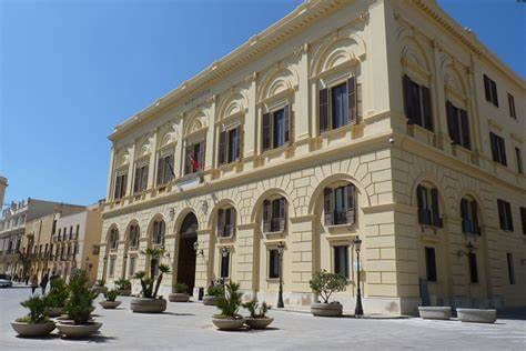 Nuove assunzioni al comune di Trapani, 9 funzionari e un operatore centralinista
