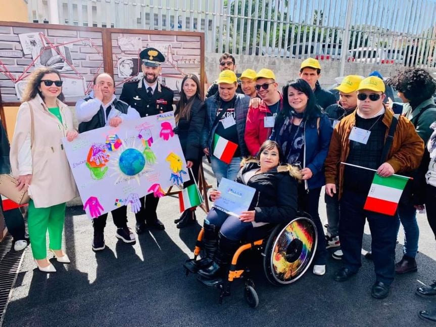 I ragazzi dell'Aias in visita alla nuova caserma dei carabinieri di Partinico