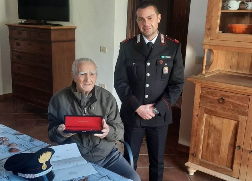 Festeggiati a Marsala i 101 anni del vice brigadiere, Di Figlia. Presenti, militari e familiari