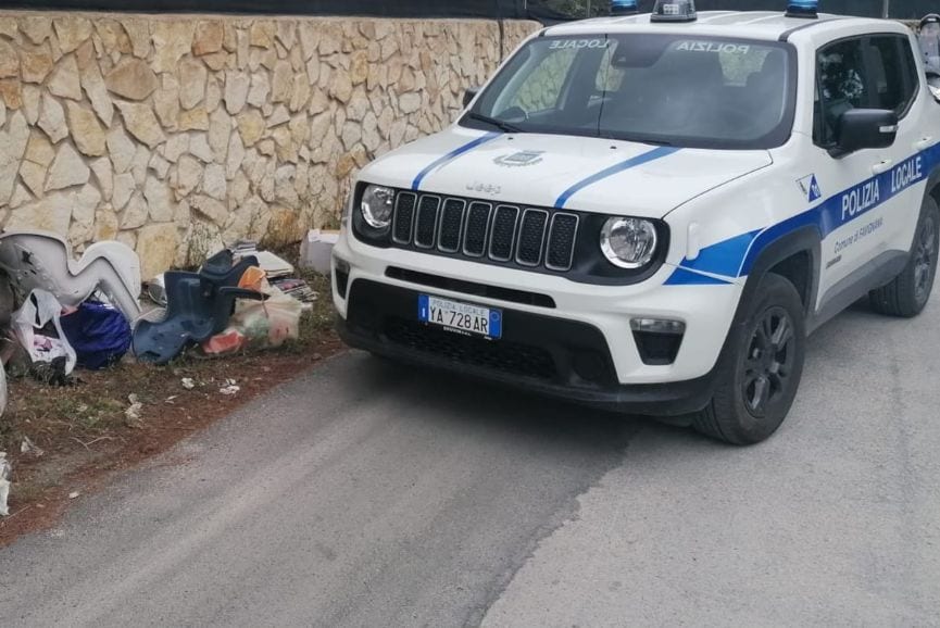 Abbandono di rifiuti a Favignana, sanzione di 600 euro per anziano trasgressore