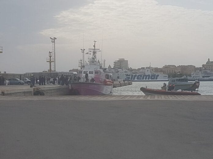 Porto di Trapani, arrivati 71 migranti dalla Libia. Già trasferiti nei centri di accoglienza