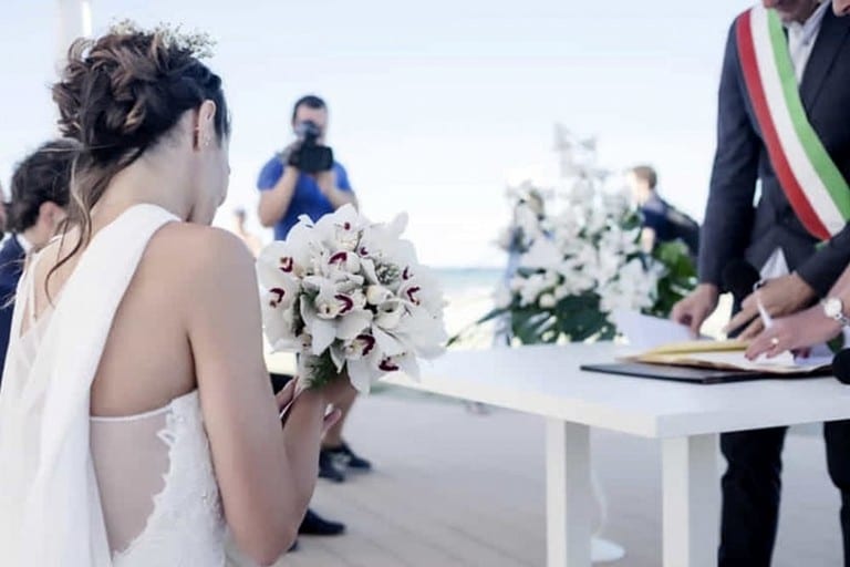 Matrimoni civili ad Alcamo. Più orari da lunedì a sabato e aumento costi per non residenti