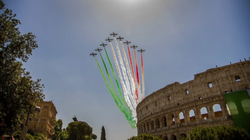 2 Giugno, gli italiani votarono per la repubblica 77 anni fa. E' la festa di tutti e del Tricolore