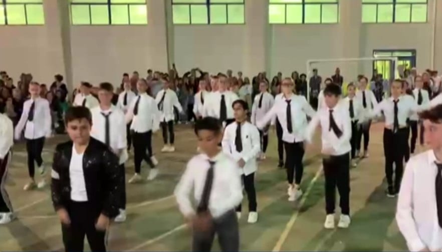 Orchestra, coro, coreografie e sport. La ‘Navarra’ di Alcamo chiude così anno scolastico (VIDEO)