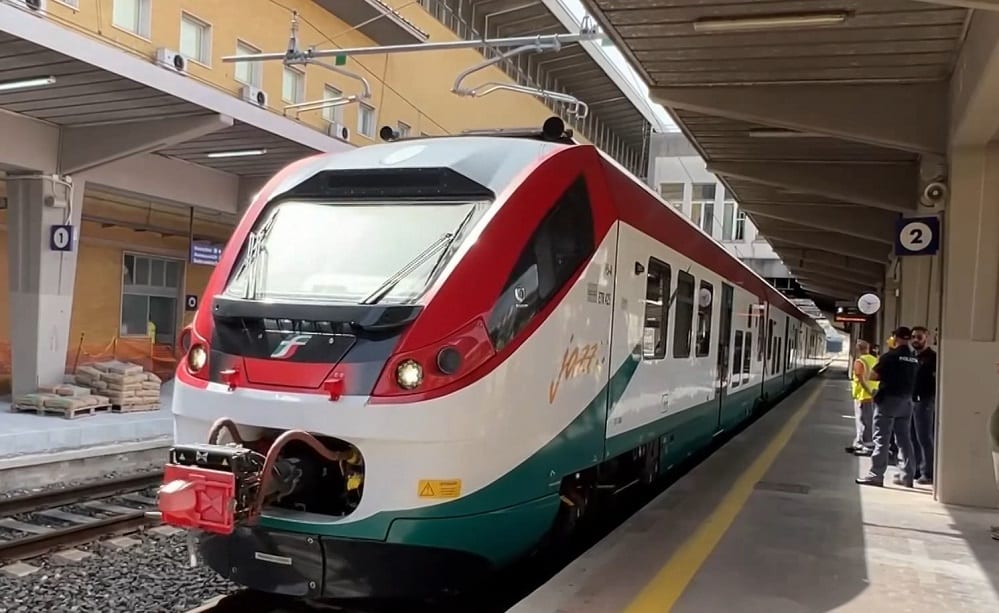 Treni veloci da Palermo a Punta Raisi, percorrenza media di 35 minuti. Una sola fermata