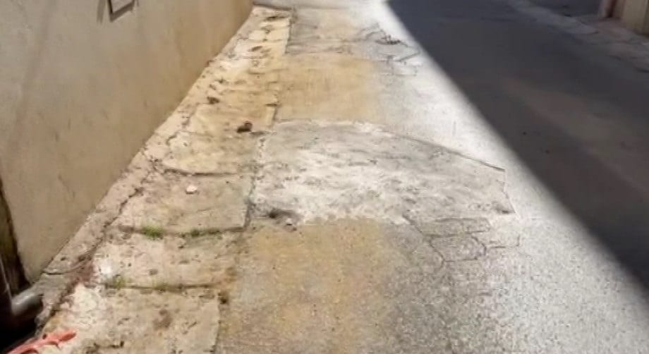 Strade alcamesi ‘colabrodo’, buche e avvallamenti. Mancano fondi per variazioni in bilancio