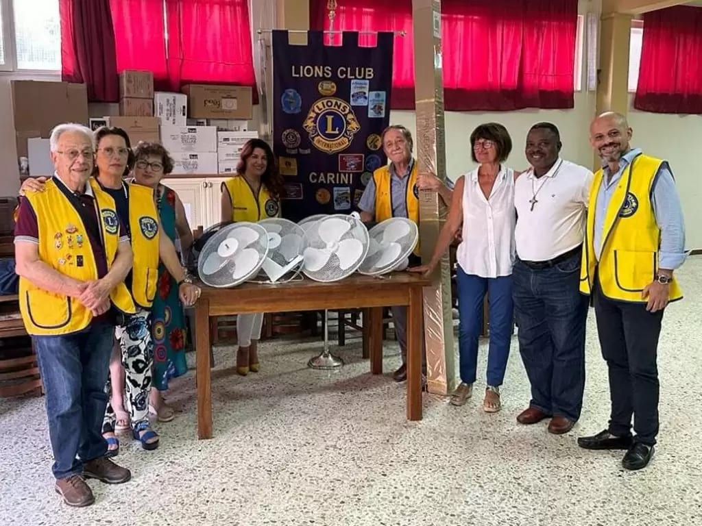 Lions Club, donazioni alla parrocchia del Sacro Cuore di Gesù di Carini