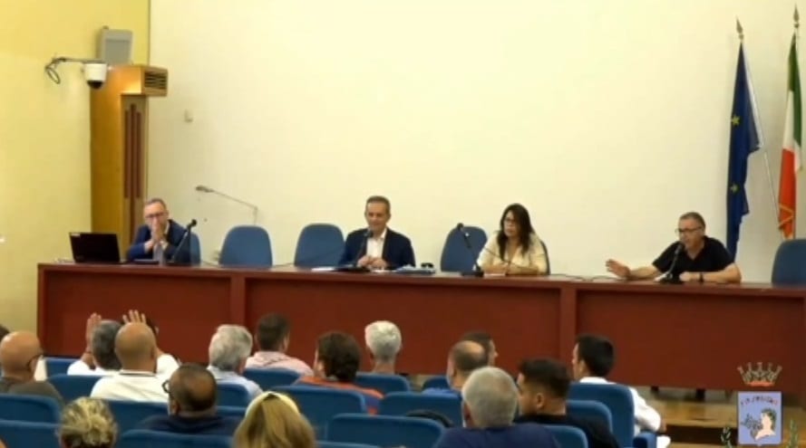 Incontro a Marsala su aggressioni, cittadini attaccano giunta. Solo una misera ordinanza