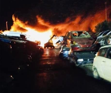 250 auto distrutte, a fuoco azienda di autodemolizioni di Castelvetrano