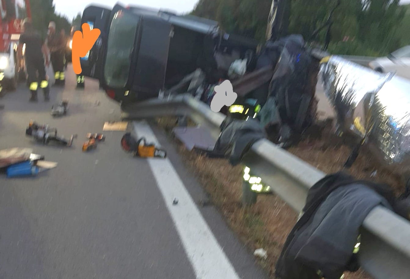 Schianto contro il guard-rail, alcamese muore in autostrada. Famiglia nota nel ciclismo amatoriale