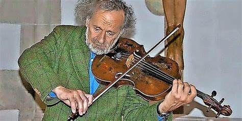 Ulrich Von Wrochem innamorato di Trapani, doppio concerto per pace e immigrati morti