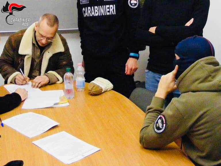 Alla stampa file riservati su MMD. Arrestati consigliere comunale e maresciallo che aveva indagato su Fratello
