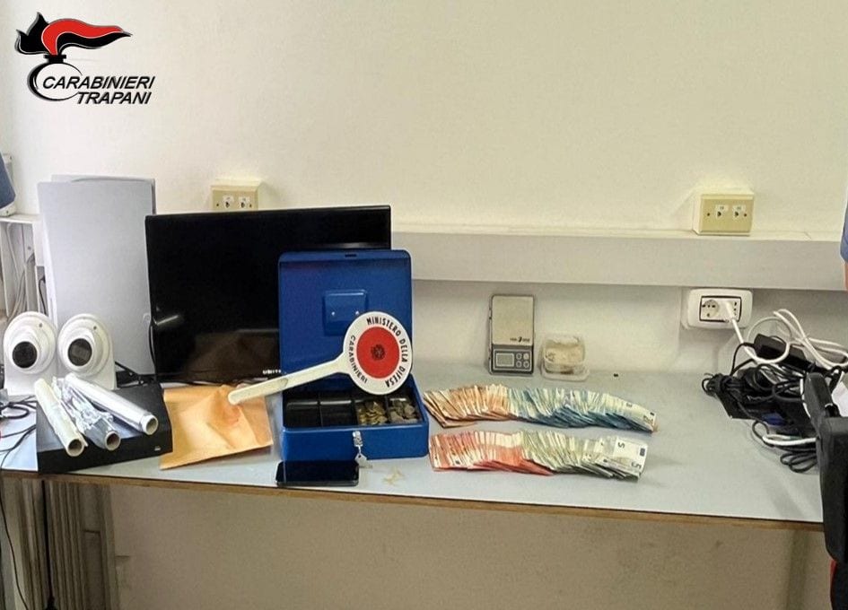 Arrestato pregiudicato trapanese, aveva in casa crack e cocaina