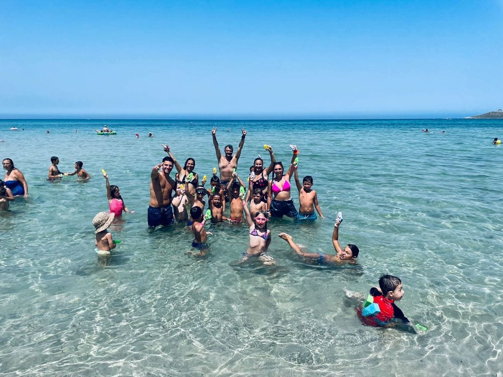 Una giornata al mare, ad Isola delle Femmine il 'lido del Carabiniere' ospita i bambini della 'Samot'