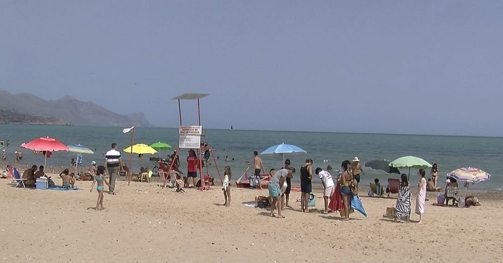 Onde altissime, altro salvataggio alla spiaggia Playa dei bagnini 'Marves'