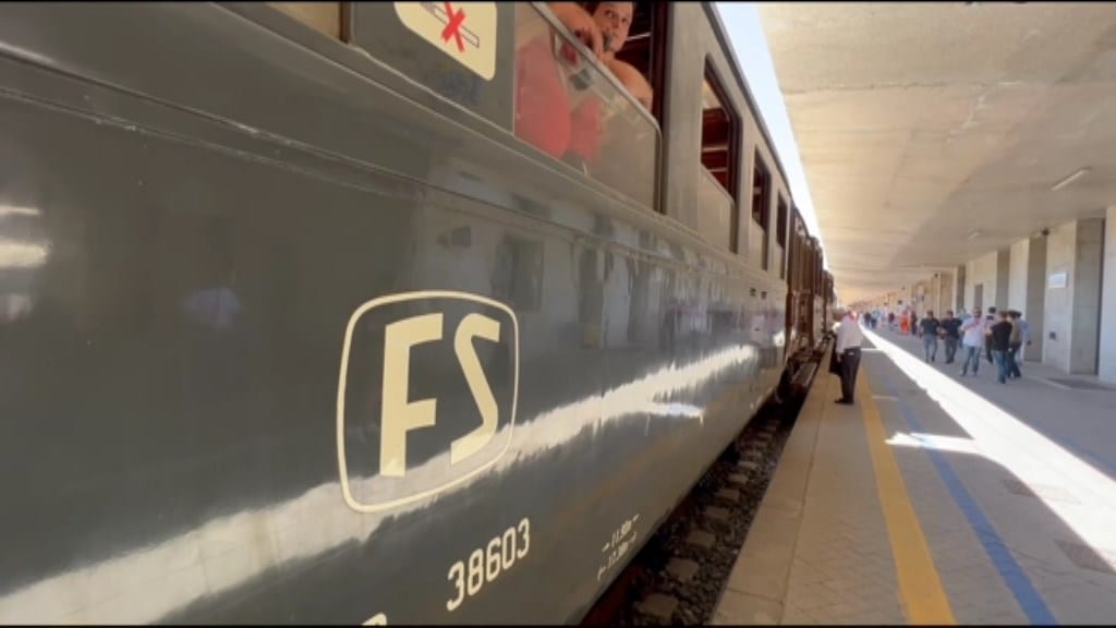 Treni storici della ‘Fondazione FS’. Convogli anni ’30 anche nel trapanese