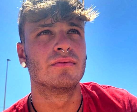 Salvataggi a ripetizione in mare, al Canalotto bagnino diciassettenne rischia la vita