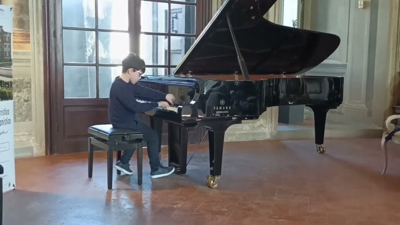 Giovane pianista alcamese in tournée negli USA e Giappone, Alessandro Piccichè è figlio d'arte