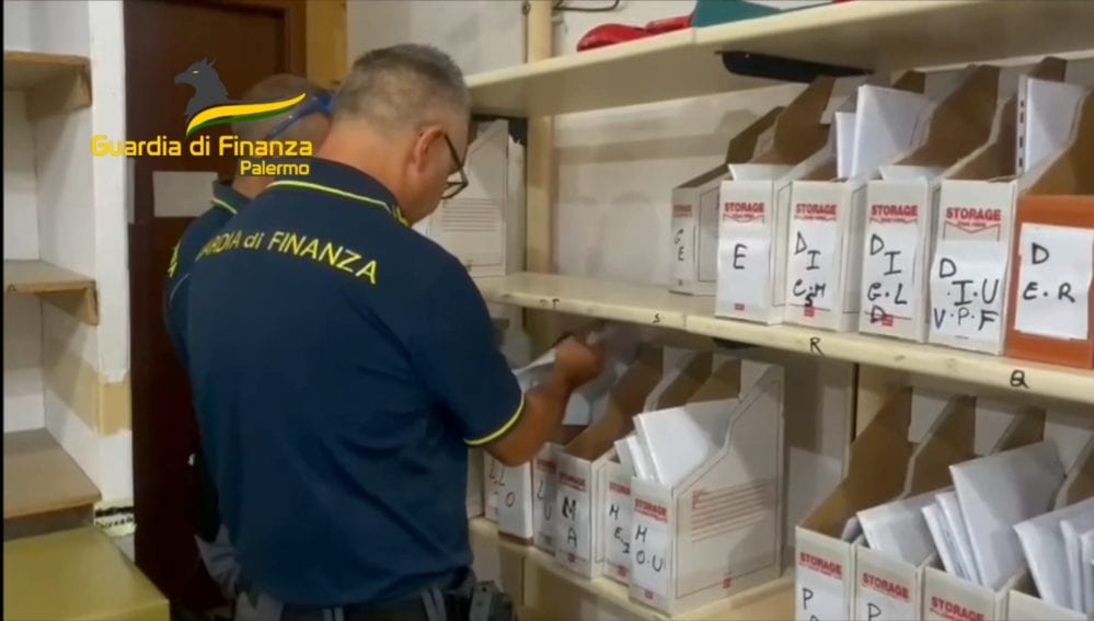 Falso progetto imprenditoriale per un nipote. 36.000 euro spillati ad anziana