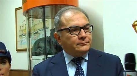 Mafia, il procuratore De Lucia: "Messina Denaro vertice carismatico"