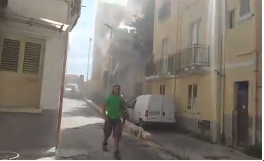 Paura a Erice, palazzina va a fuoco. Incendio domato