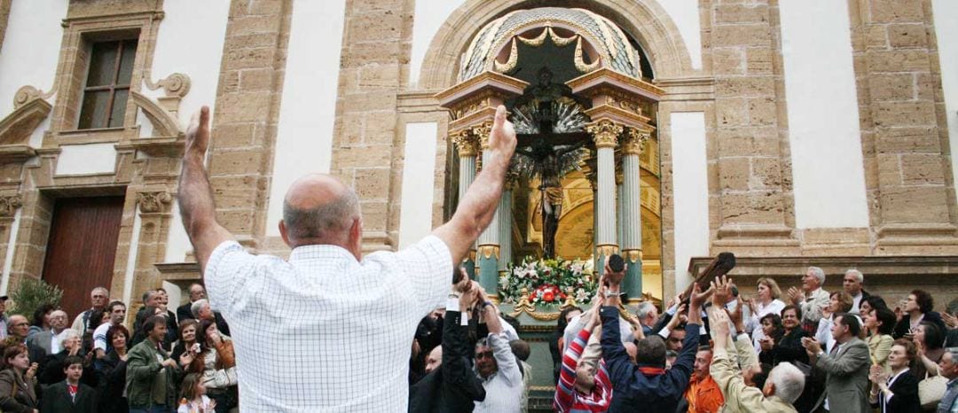 Festeggiamenti a Campobello di Mazara per il SS. Crocifisso. Grande devozione per la 'vara'