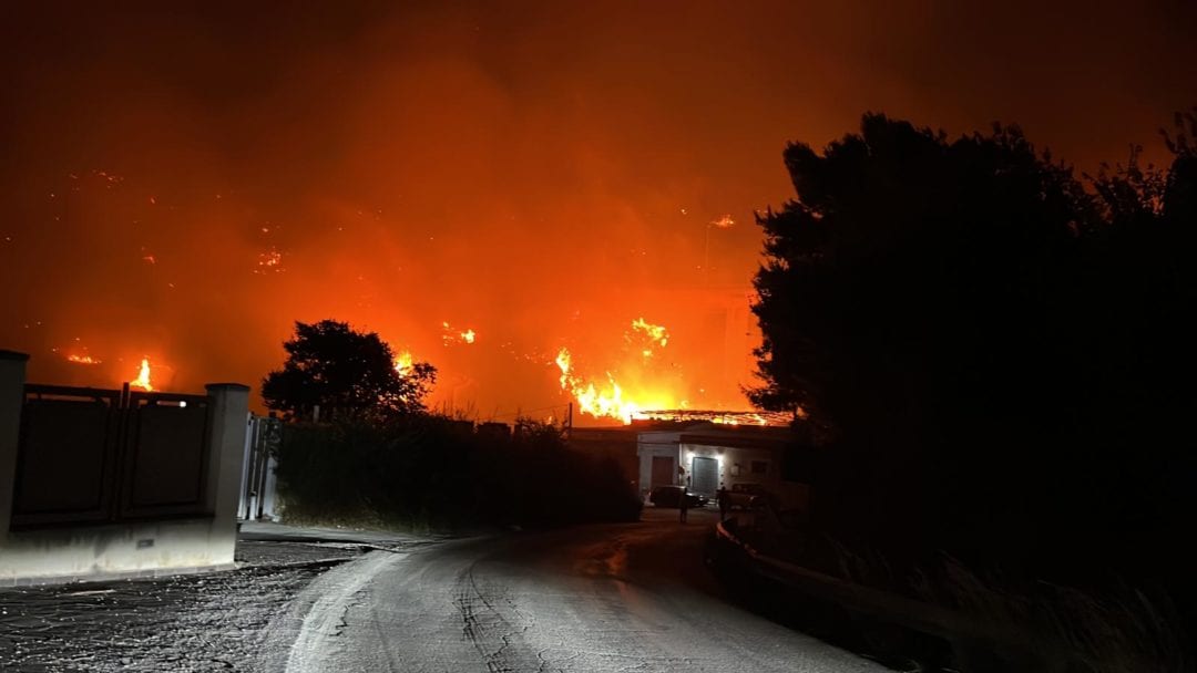 Emergenza incendi. Sicilia il giorno dopo, scene da Day After