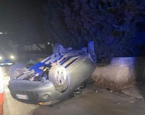 Donna 34enne si ribalta con l'auto, l'incidente autonomo ad Alcamo