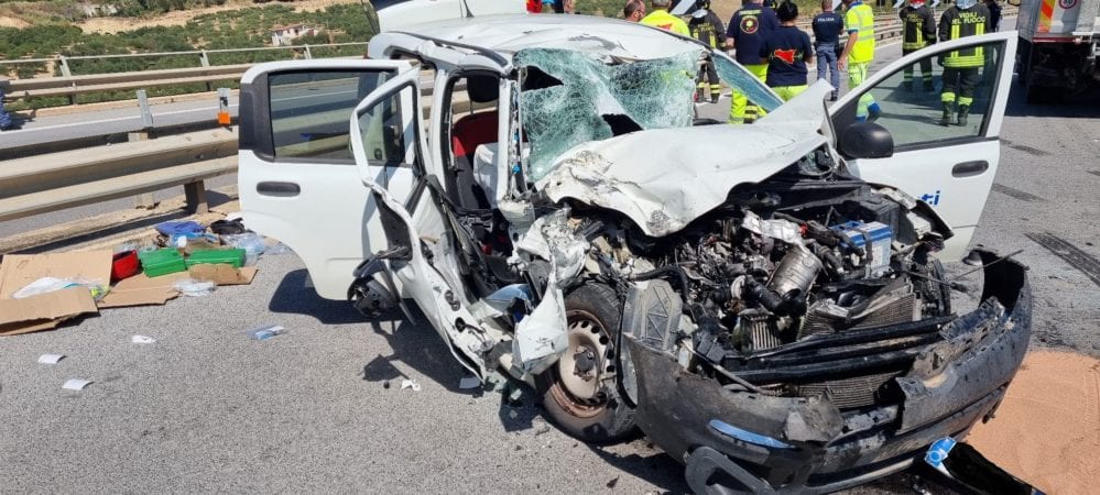 Incidente sulla A29 nei pressi della galleria di Segesta. In gravissime condizioni operaio
