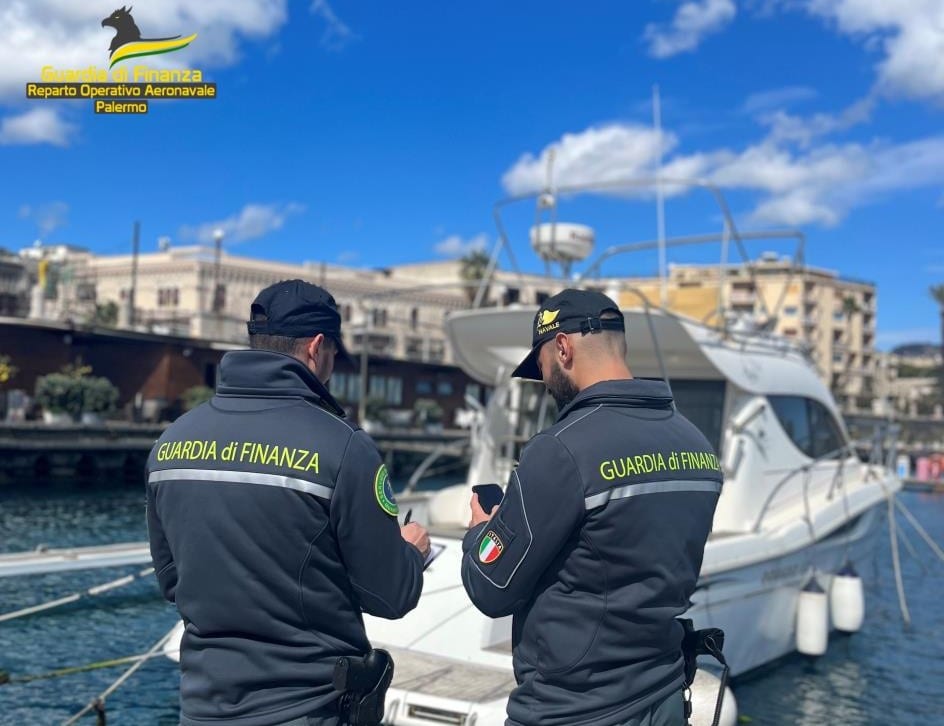Mini-crociere Trapani- Egadi, a bordo cibo e bevande senza autorizzazioni. Blitz della GdF