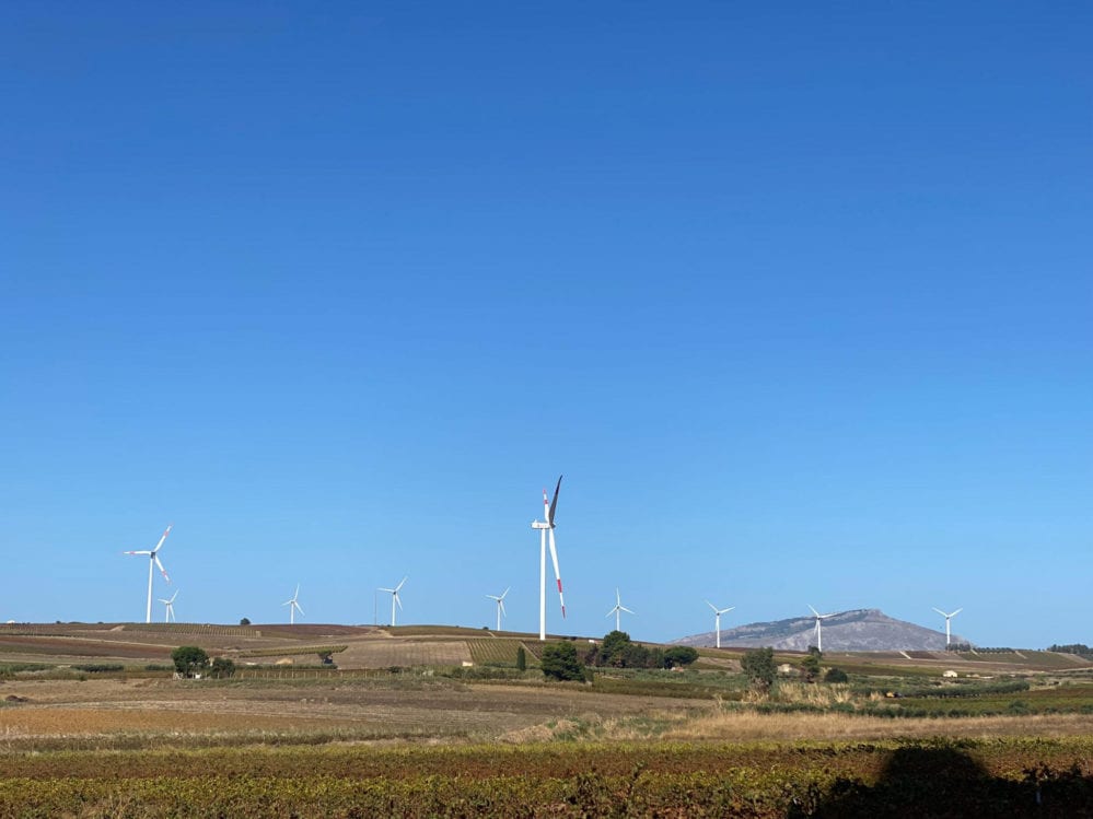 Inaugurato a Fulgatore mega-parco eolico da 43,8 MW. Servirà 25.000 famiglie