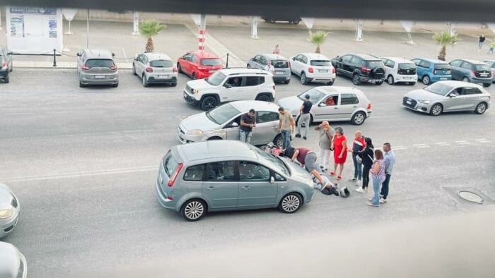 Incidente stradale a Trapani, coinvolte un'auto e uno scooter
