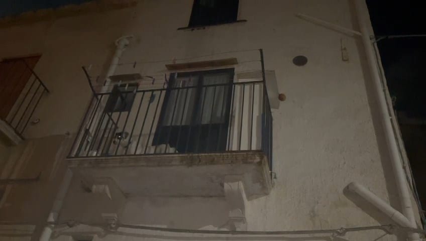 Associazioni animaliste alcamesi salvano cane abbandonato su un balcone