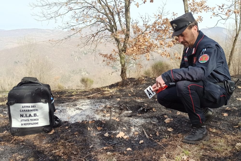 Incendi, arresti ad Alcamo, Paceco e Custonaci. Dolo di un operaio forestale alcamese (VIDEO)